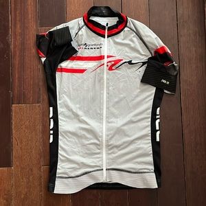 Women’s road kit from APG Cycling